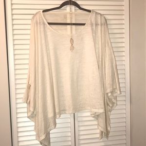 Jessica Simpson Tops - 🔥Jessica Simpson Bat wing stylish Top🔥✨✨✨✨✨ Jessica Simpson Tops - 🔥Jessica Simpson Bat wing stylish Top🔥✨✨✨✨✨
